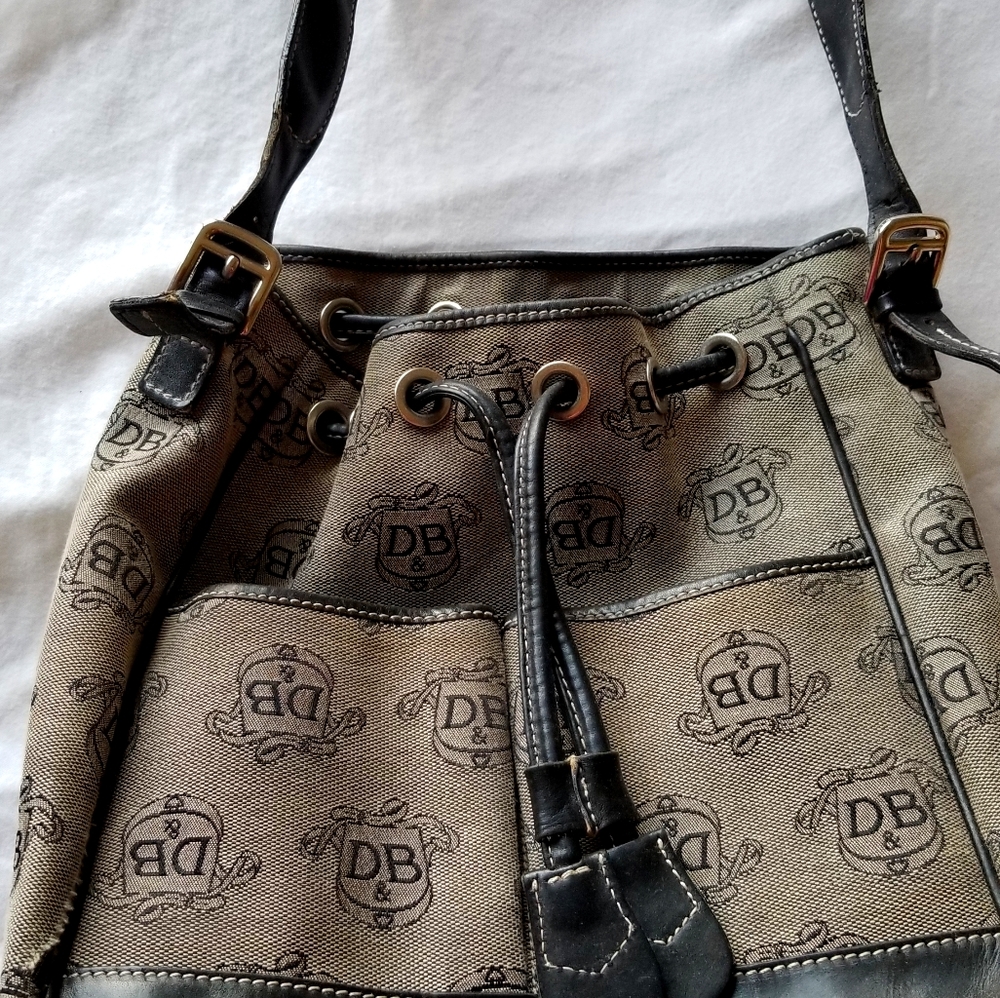 Black and tan shoulder bag